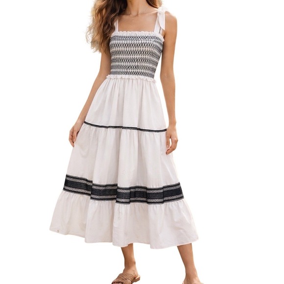 En Saison Dresses & Skirts - En Saison Smocked Midi Dress Size Small Milkmaid French Cottagecore White Black